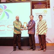 PLN Diganjar The Best Nusantara CSR Awards 2017