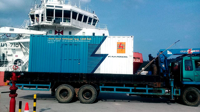 PLN Kirim Genset 1.000 kW ke Pulau Palmatak