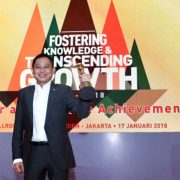 Menteri ESDM Dianugerahi Life Achievement Award UI
