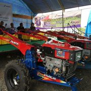 Dukung Pertanian Banggai, Pertamina Serahkan Hand Tractor kepada Kelompok Tani