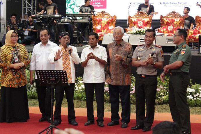 Pemerintah Bangun Listrik Sampai Desa-desa