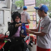 Takjil Gratis Hingga Ustadz Keliling di SPBU Pertamina Jabodetabek