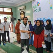 PLN Berbagi 20.000 Paket Sembako untuk Kaum Dhuafa di Jabodetabek