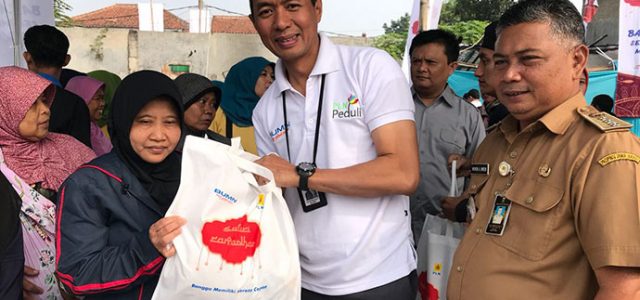 PLN Peduli Gelar Bazaar Sembako di Bandung