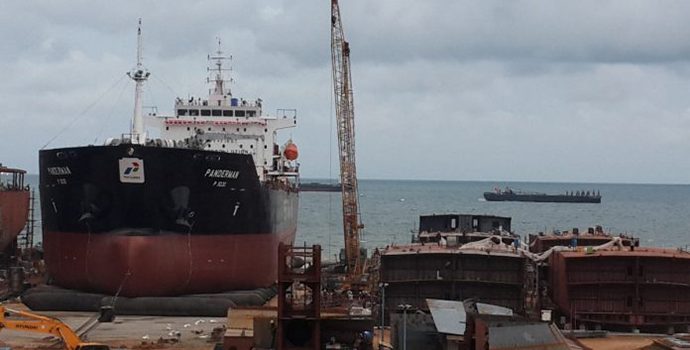 Kapal Tanker Pertamina Terancam Batal