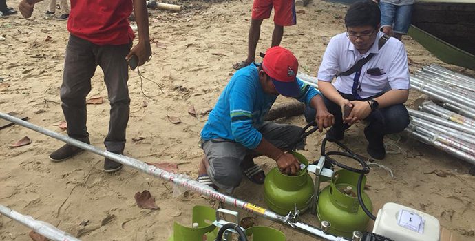 Nelayan Kecil Kota Balikpapan Terima Paket Konversi LPG