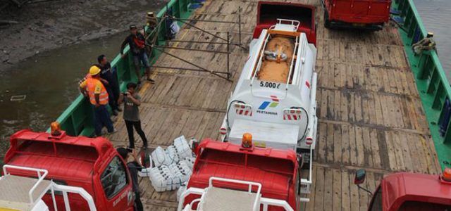Optimalkan Jalur Laut, Pertamina Kirimkan LPG dan Mobil Tangki Gunakan LCT