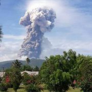 Gunung Soputan Erupsi