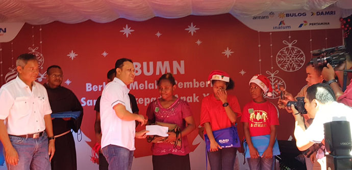 Pertamina MOR VIII Serahkan Bantuan CSR di Jayapura