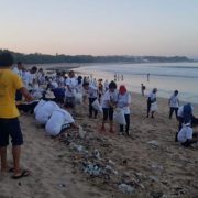 Pertamina dan FSPPB Gelar Aksi Bersih Pantai