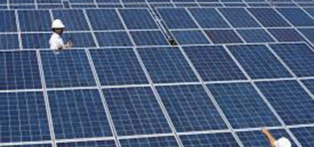 Kementerian ESDM Bangun Penerangan Jalan Umum Manfaatkan Energi Surya