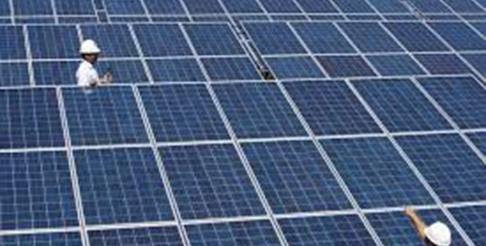 Kementerian ESDM Bangun Penerangan Jalan Umum Manfaatkan Energi Surya