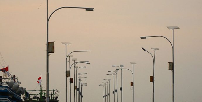 Balitbang ESDM : Lampu Tenaga Surya Kemat Rp300 ribu per bulan