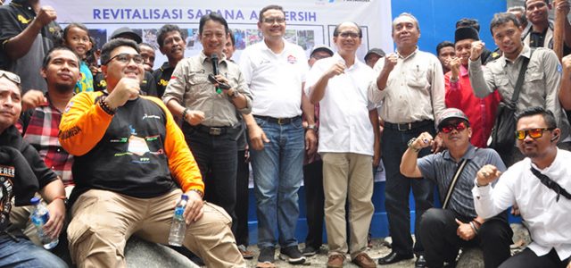 Pekerja Pertamina Serahkan Bantuan Rp 847 Juta 