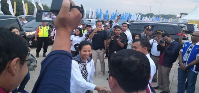 Menteri Rini Resmikan 10 SPBU di Tol Batang-Semarang