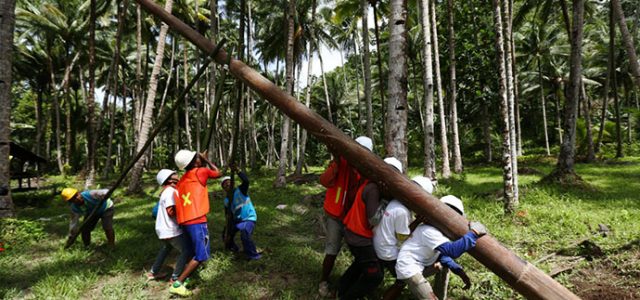 Menuju Desa di Halteng 100% Berlistrik, PLN Berhasil Listriki Desa Umera di Pulau Gebe