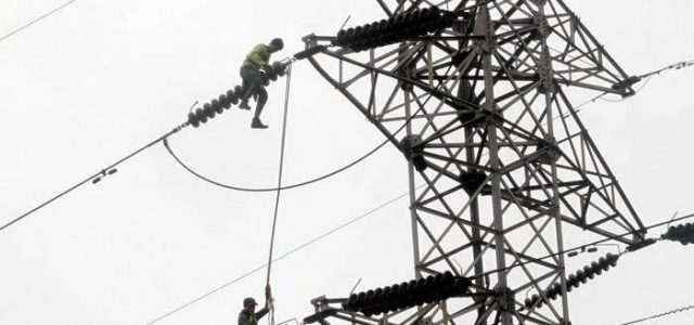 PLN Klaim Berhasil Tingkatkan Elektrifikasi Nasional Sebesar 98,5%