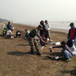 ratusan personil tni bantu pemulihan pesisir karawang