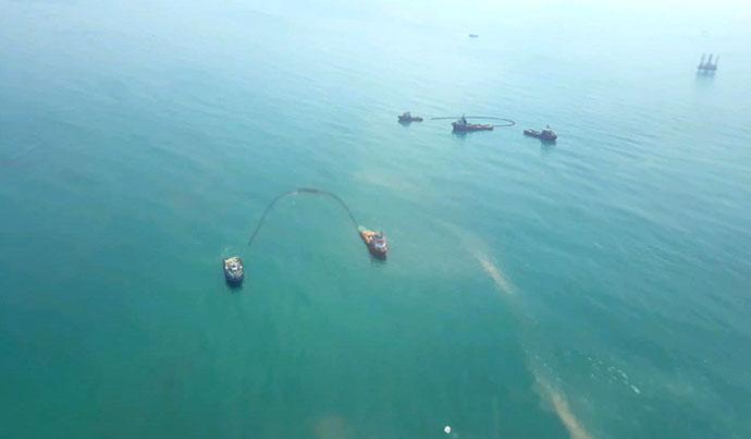 upaya maksimal tim ahli pertamina tangani peristiwa di anjungan laut jawa