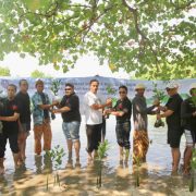 Aksi Peduli Lingkungan, Pekerja Pertamina Sisihkan Gajinya Untuk Tanam Mangrove