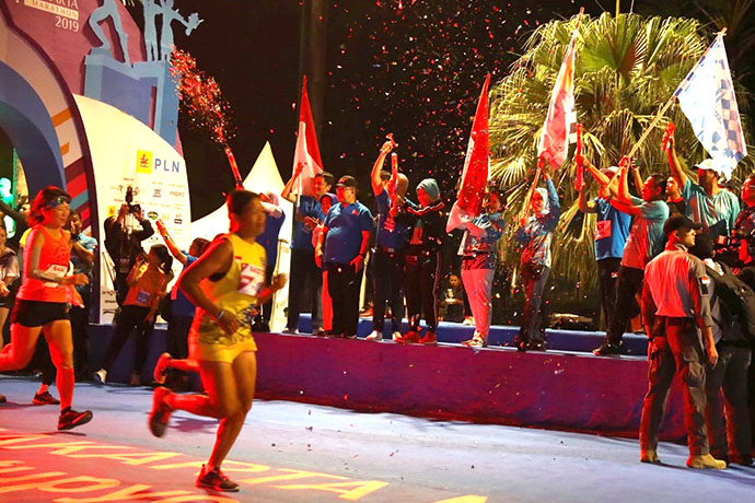 kobarkan energi optimisme, pln gelar electric jakarta marathon 2019