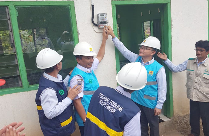 listriki desa deppana, akses sulit tak jadi kendala pln 1