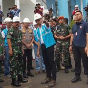 Bantu Pembersihan Gardu Pasca Banjir, Panglima TNI dan Kapolri Kunjungi GISTET Kembangan
