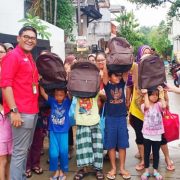 Pasca Banjir, Pertamina Foundation Beri Bantuan Perlengkapan Sekolah, dan Makanan Sehat