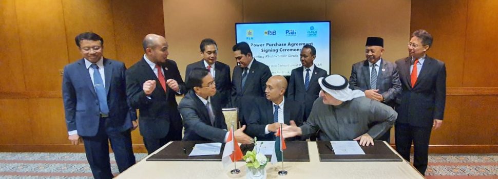 PLN-Masdar Tandatangani Jual Beli Listrik PLTS Terapung Cirata 145 MW