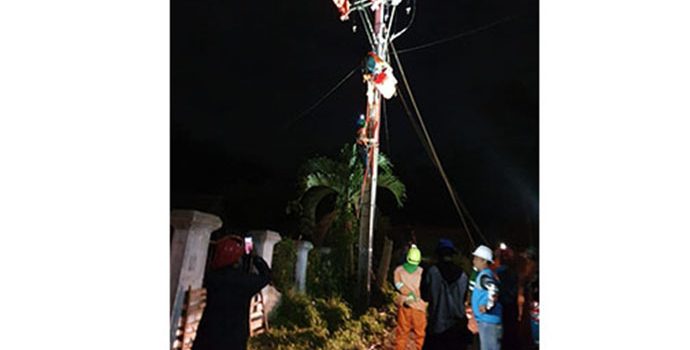 PLN Pulihkan Listrik Terdampak Banjir dan Longsor di Sukajaya