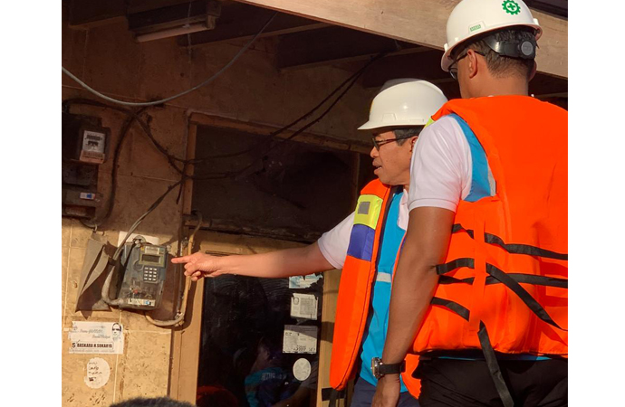 dirut pln lakukan inspeksi gardu tergenang banjir