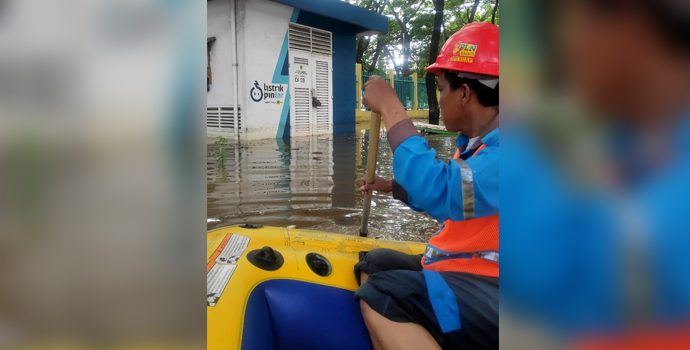 Demi Keselamatan Warga, PLN Padamkan Listrik di Sejumlah Daerah Terdampak Banjir