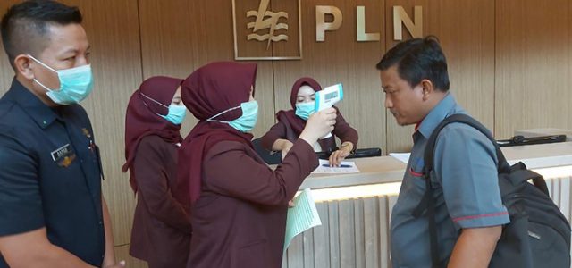 Di Tengah Covid-19, PLN Tetap Siaga agar Pasokan Listrik Masyarakat