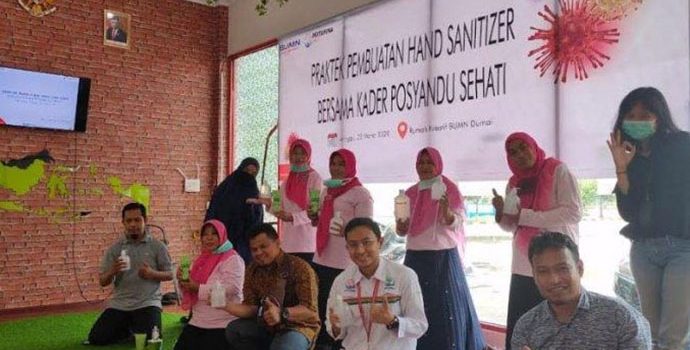 Cegah Penyebaran Corona, Kader Posyandu Binaan Pertamina Belajar Buat Hand Sanitizer