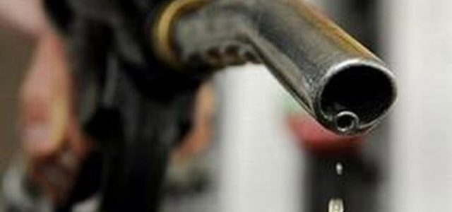 Harga Minyak Jatuh, Pemerintah Belum Berencana Korelasi Harga BBM