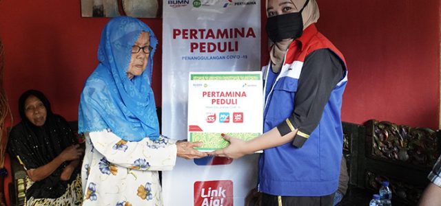 Jelang Ramadhan, Pertamina Salurkan Bantuan Paket Sembako Siaga Pangan Covid-19