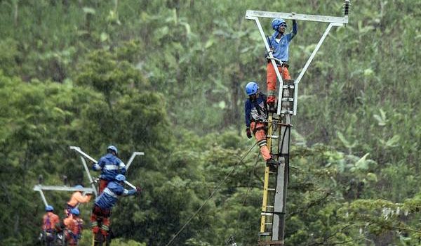 PLN Terangi Lima Dusun di Sulselbar 