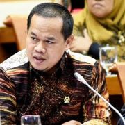 Kurangi Dampak Corona, DPR Minta Diskon Harga BBM dan Listrik