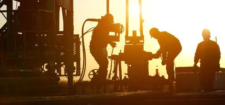 Energy Watch : Sudah Waktunya Pertamina Slow Down Produksi