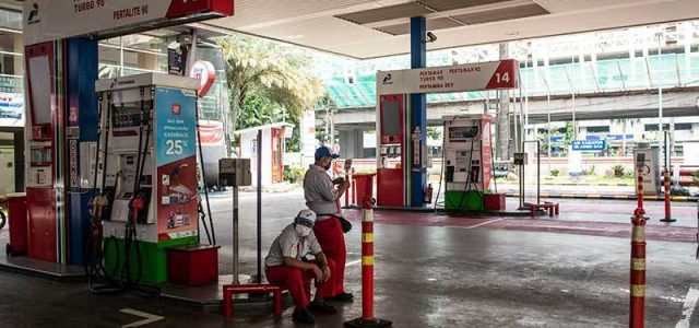 Harga Minyak Masih Fluktuatif, Tak Tepat Turunkan Harga BBM
