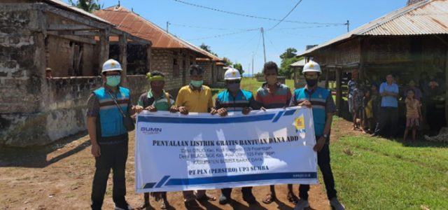 Sinergi Pemerintah Sumba Barat Daya dan PLN Nyalakan Listrik 234 KK