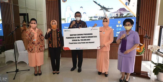 Pertamina Beri Bantuan Pendidikan ke SMA Binaan TNI AU