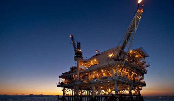 Pengamat: Anjloknya Harga Minyak akan Membebani APBN