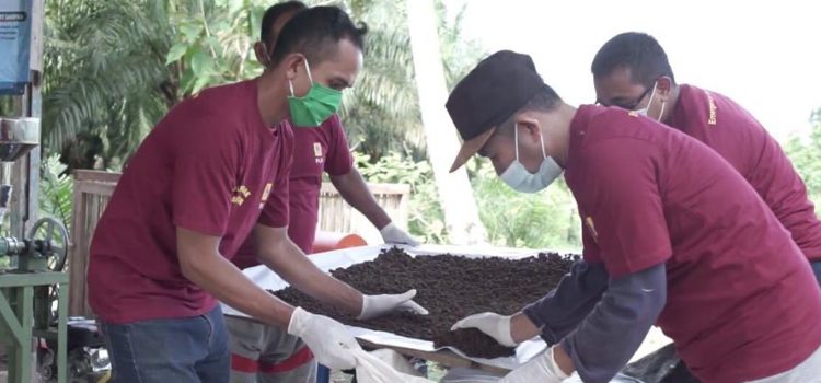 PLN dan Masyarakat Bangka Ubah Sampah Jadi Listrik