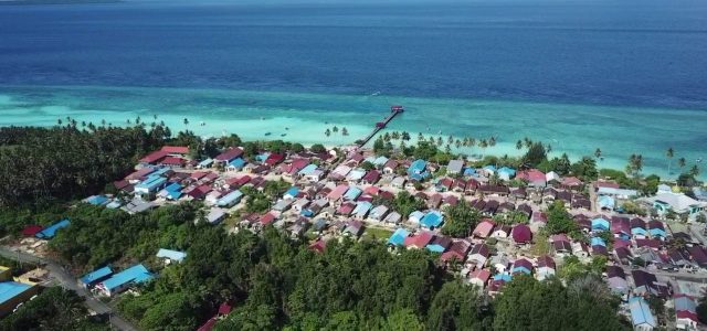 PLN Hadirkan Terang Benderang di Pulau Maratua