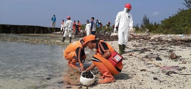 Pertamina Selidiki Asal Tumpahan Minyak di Kepulauan Seribu