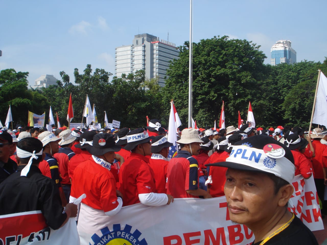 sp pln minta pemerintah fasilitasi renegoisasi kontrak ipp
