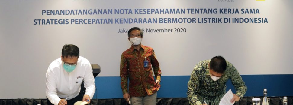 Teken MoU, PLN dan Mitra Kendaraan Listrik Jalin Kerja Sama