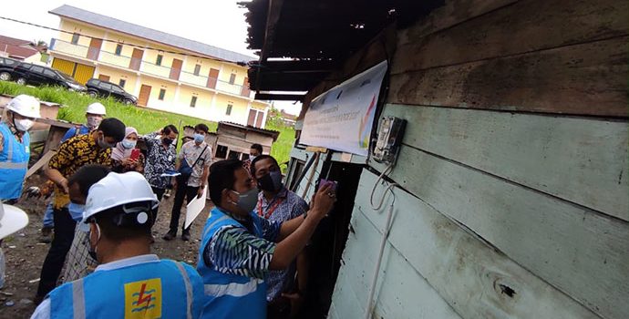 PLN Salurkan Listrik 24 Jam di Kecamatan Pulau Tiga Barat