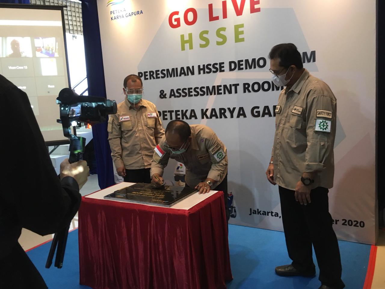 garuda layani angkutan kargo bali - hongkong